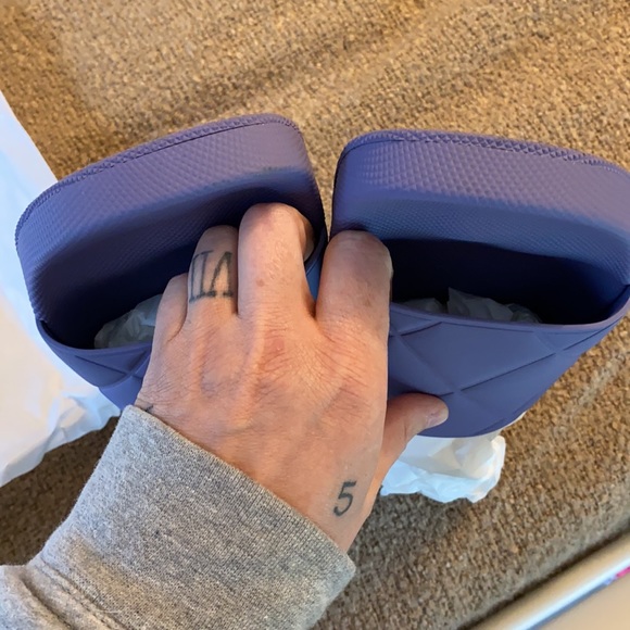 Worn once Bottega Veneta Lavender Slides SZ 38 - Picture 4 of 7